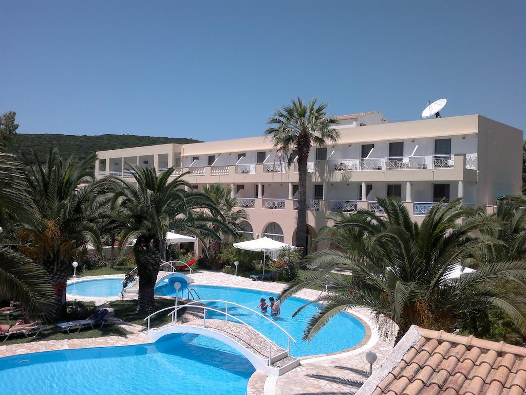 Three Stars Beach Hotel Moraḯtika Luaran gambar
