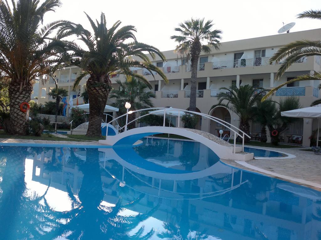 Three Stars Beach Hotel Moraḯtika Luaran gambar
