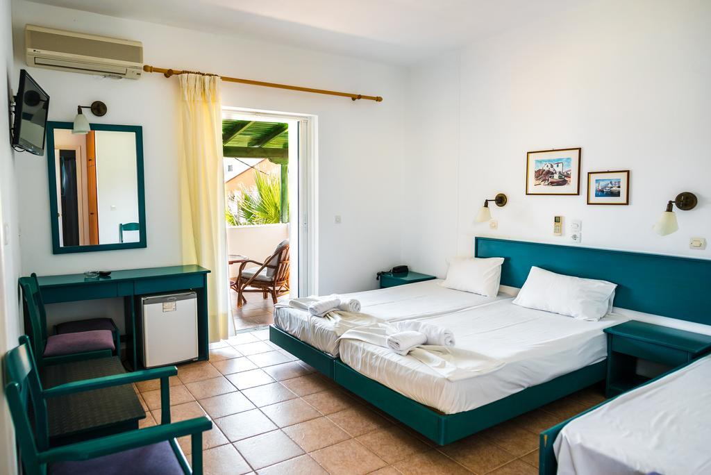 Three Stars Beach Hotel Moraḯtika Luaran gambar