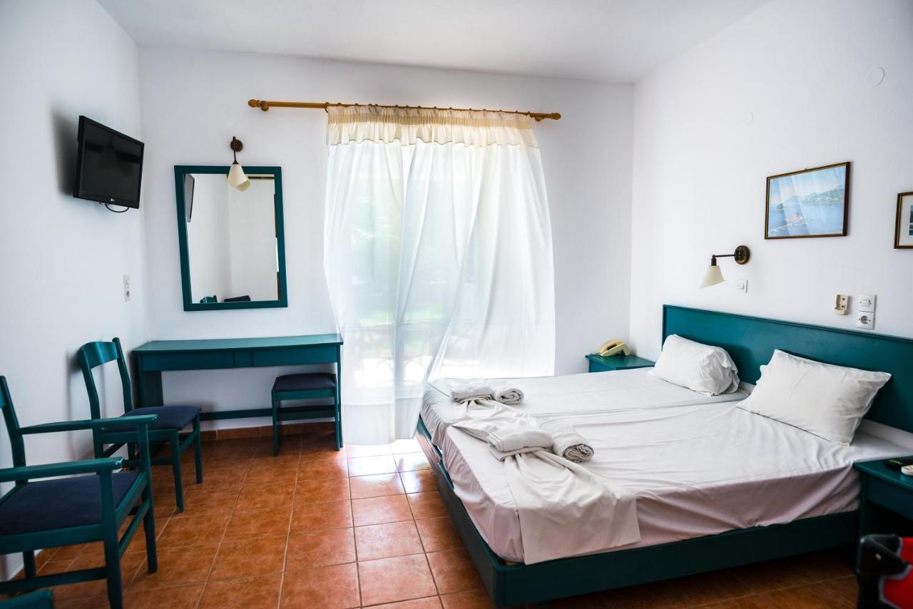Three Stars Beach Hotel Moraḯtika Luaran gambar
